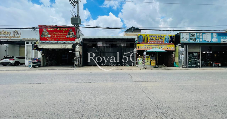 ឃ្លាំងសម្រាប់​លក់និងជូល ផ្លុវ៣៧១