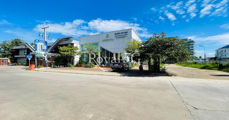 Commercial Land + Building For Rent - Phnom Penh Thmei