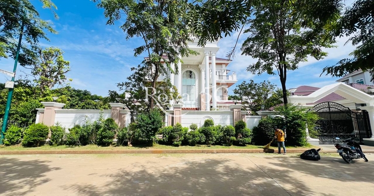 KING VILLA FOR RENT - PENGHOUTH BEONGSNOR NR1