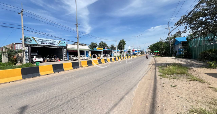 ដីសម្រាប់លក់នៅ598​