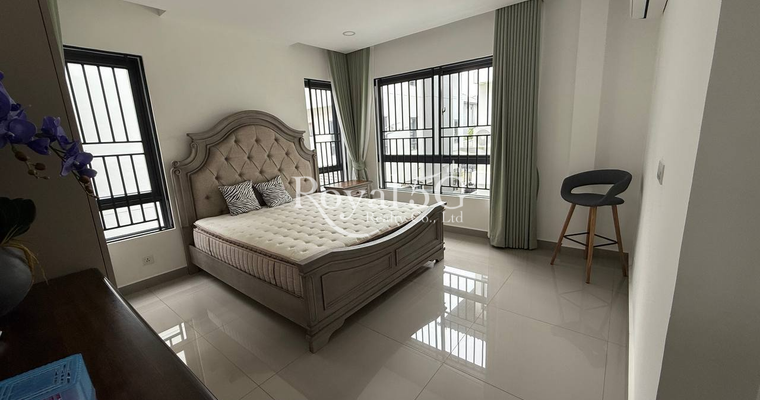 Villa queen A Chip mong parkland 598 for rent