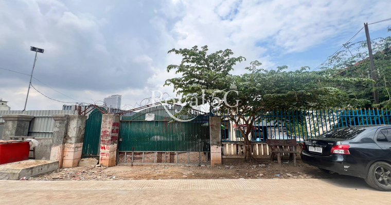 Land For Sale- Chroy chongvar