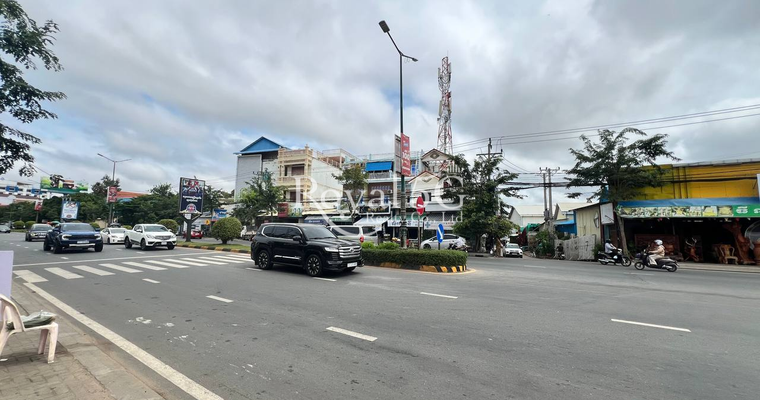 ដីសម្រាប់ជួល- ជ្រោយចង្វារ