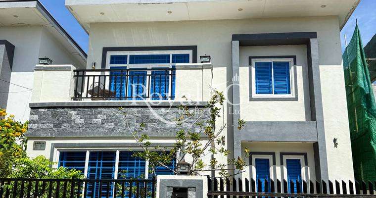 ផ្ទះសម្រាប់លក់ថ្មីស្អាតមានដេគ័ររួចស្រេចំនើប០១កប់ស្រូវ