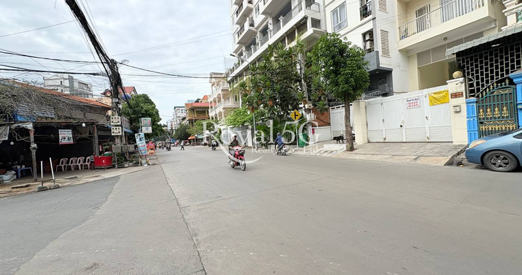 ផ្ទះល្វែងលក់ នៅទួលទំពូង២ ខណ្ឌចំការមន