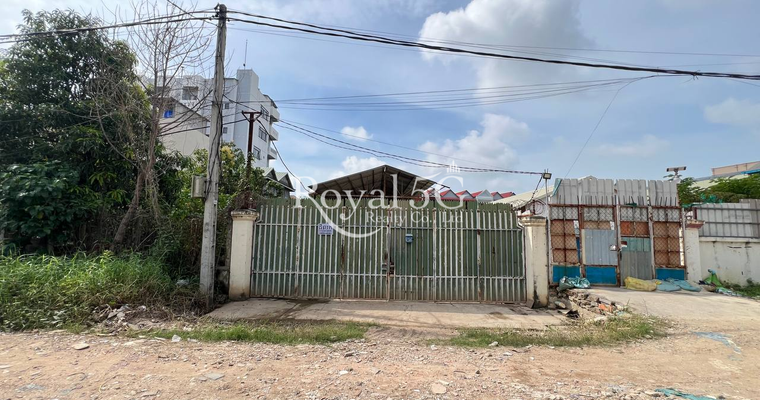 ដីសម្រាប់លក់ ដង្កោ