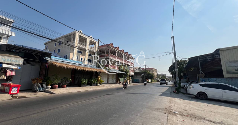 Land For rent at phnom penh thmei