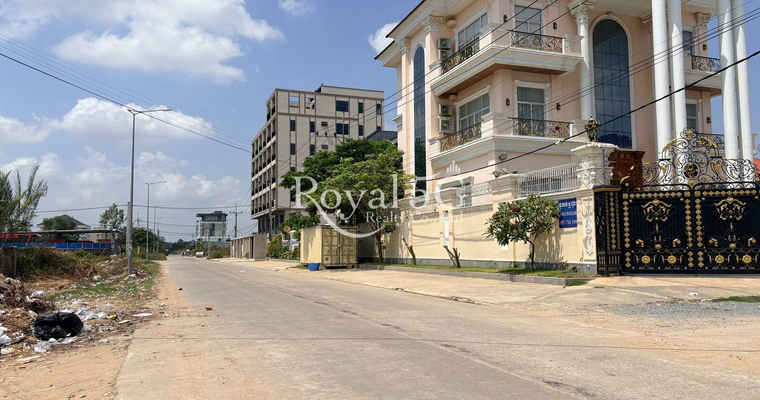Vila for rent at​ ឬស្សីកែវ