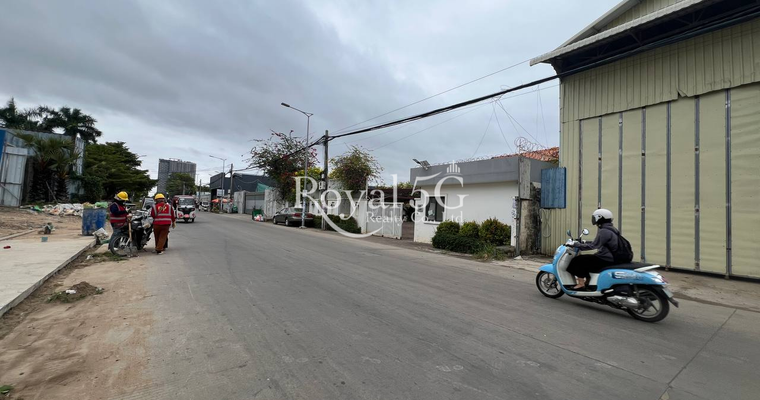 ឃ្លាំងសម្រាប់ជួល ខណ្ឌសែនសុខ ភ្នំពេញថ្មី ចុះពីផ្លូវម៉ុងឬទ្ធី