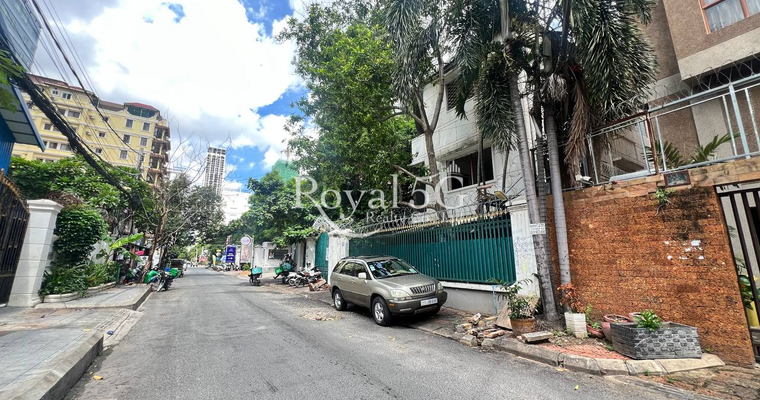 Villa For Rent- Bkk1