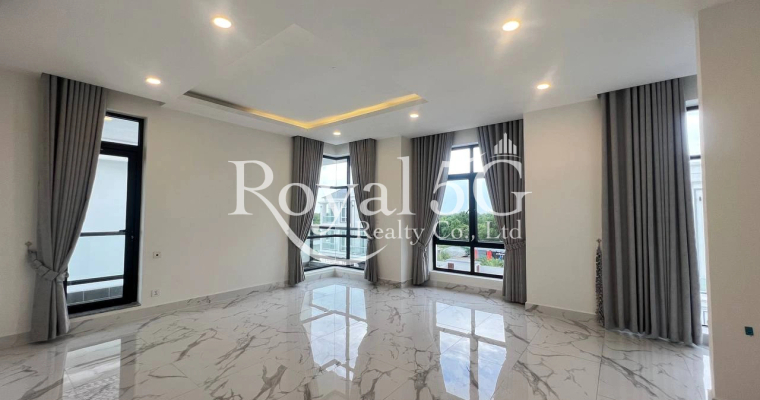Queen Villa at Borey Vistar, Near AEON3 and Techo International Airport