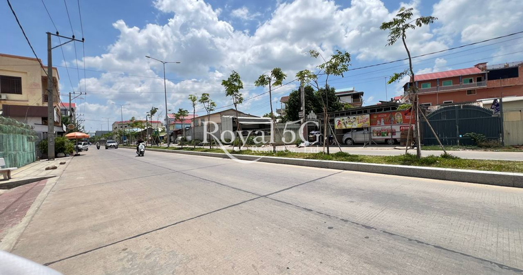 ដីសម្រាប់ជួលនៅផ្លូវ93
