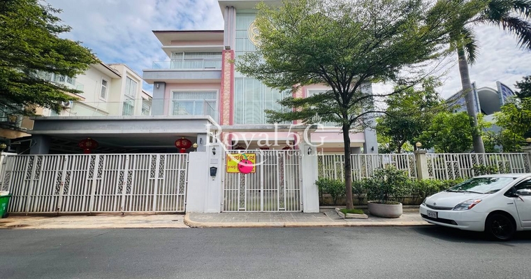 -​king villa for  sale/ rent