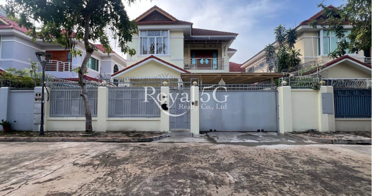Villa For Rent in Borey Bassac Garden City