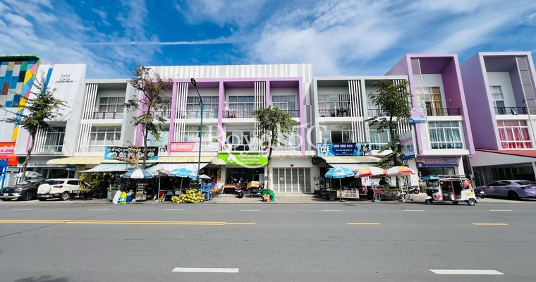SHOPHOUSE FOR SALE-PENG HOUTH BEONG SNOR