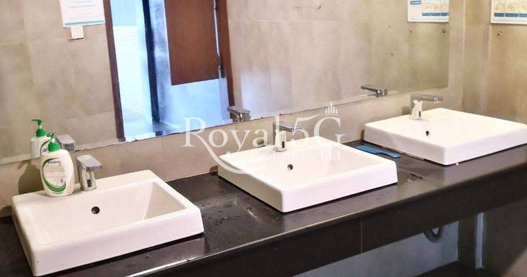 Shop For Rent - near Olympic Stadium