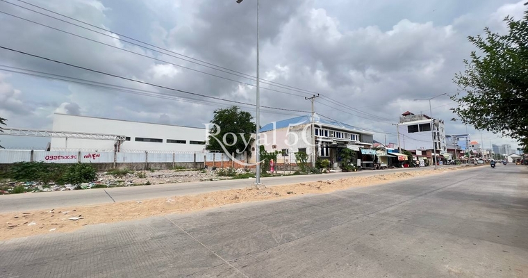 LAND FOR RENT STREET 93