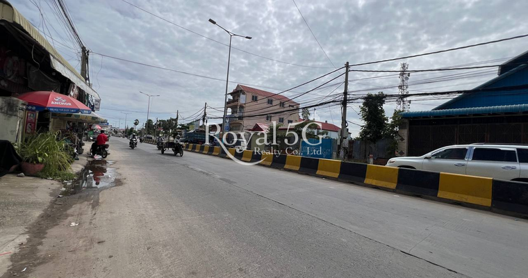 ឃ្លាំងសម្រាប់ជួលនៅផ្លុវចាតិលេខ5