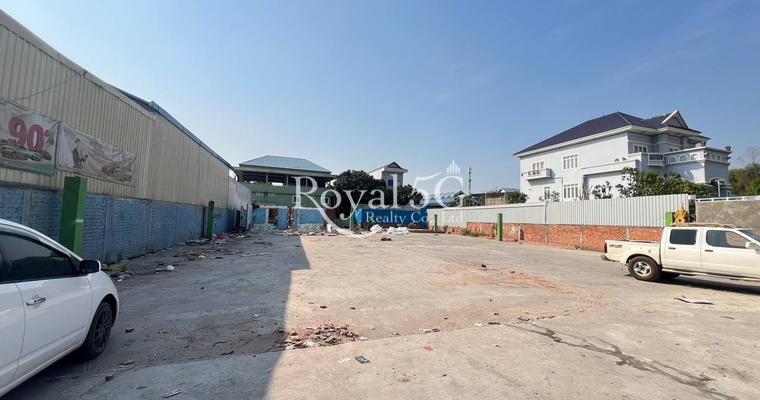 Land For rent at phnom penh thmei