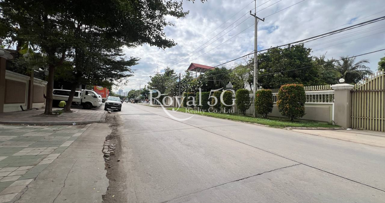 Land for rent at phnom penh thmei