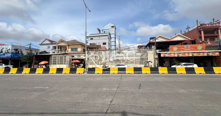 ដីសម្រាប់លក់ ផ្លូវ2004 សង្កាត់ទឹកថ្លា