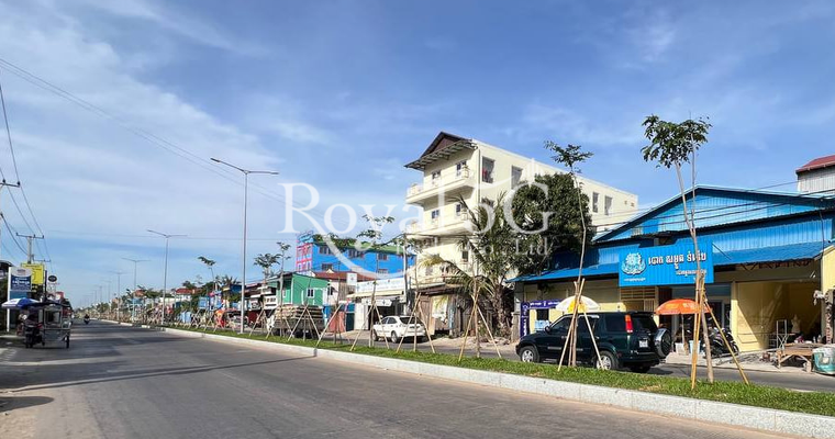 ដីសម្រាប់ជួលនៅផ្លុវ93