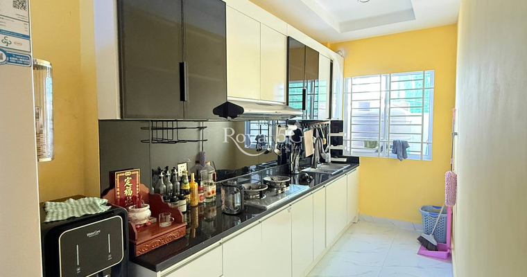 ផ្ទះសម្រាប់លក់ថ្មីស្អាតមានដេគ័ររួចស្រេចំនើប០១កប់ស្រូវ