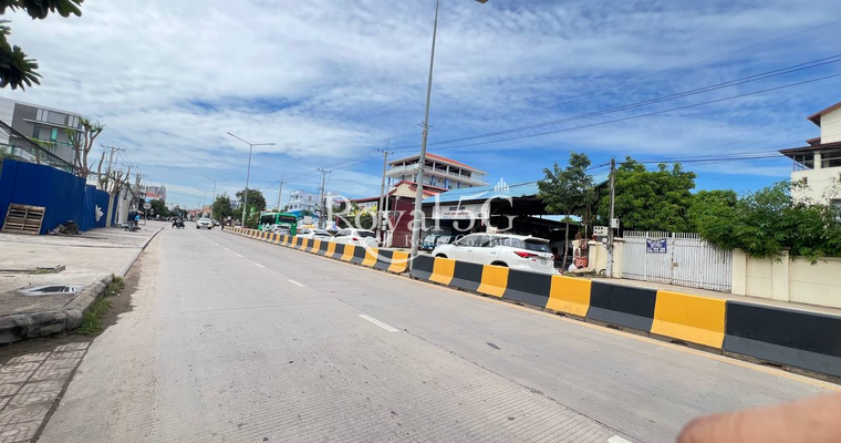 ឃ្លាំងសម្រាប់ជួល ផ្លូវ598