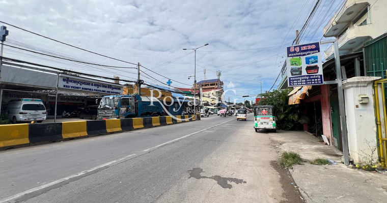 ឃ្លាំងសម្រាប់ជួលនៅផ្លុវចាតិលេខ5