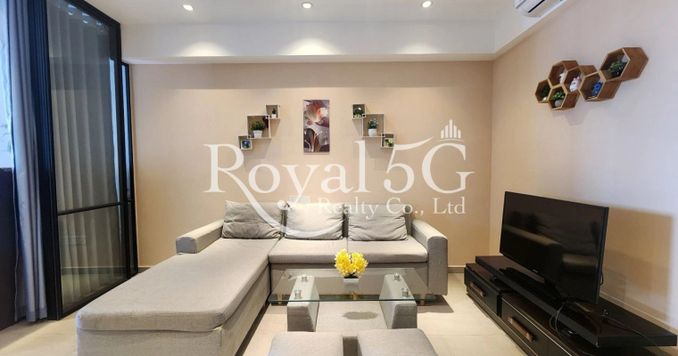 (English) 💒 Condo unit for rent 📍 Best location: 22nd floor toul kork area surrounded by supermarkets and modern facilities 🎉 Access to modern facilities: fully furnished unit, swimming pool, gym, skybar, parking 💸 Price: 450$/per month (negotiable)