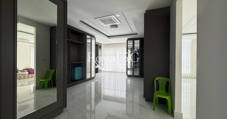 Queen villa for rent - Borey Penghout 60m