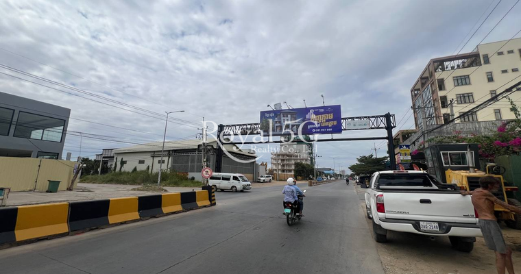 Shop for rent at 598