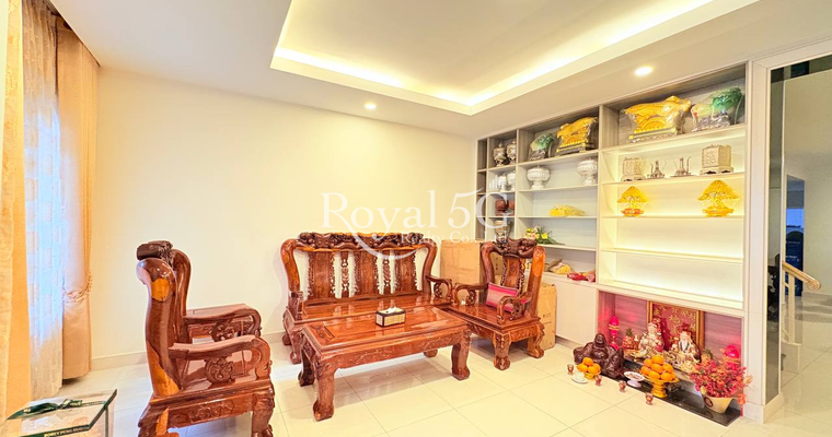 Villa For Sale Borey Peng Hout Boeung Snor
