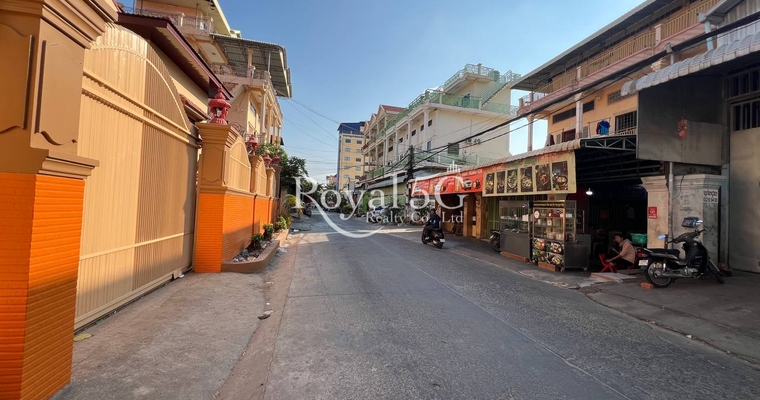 Warehouse for rent at2004