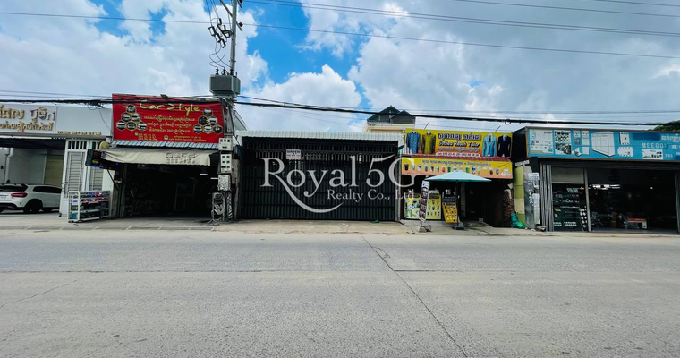 ឃ្លាំងសម្រាប់​លក់និងជូល  ផ្លុវ៣៧១