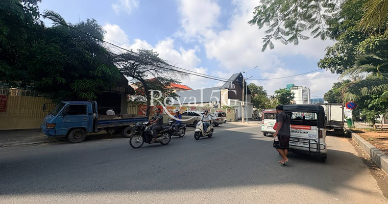 House For Rent /sale - Sangkat Beongkok1