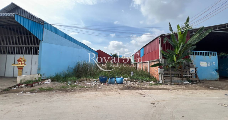 ដីសម្រាប់លក់ដង្កោ