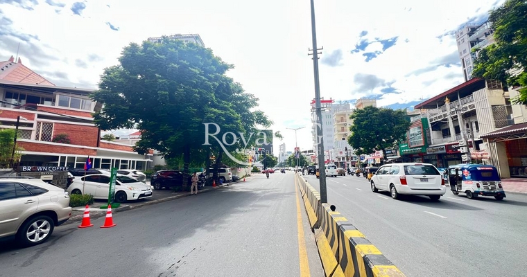 Building For Rent- Mao Tse Tong