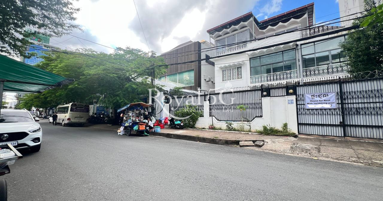 Villa For rent- Bkk1