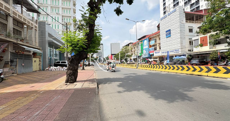 House For Rent On Mao Tse Toung street Khan Chamkarmon