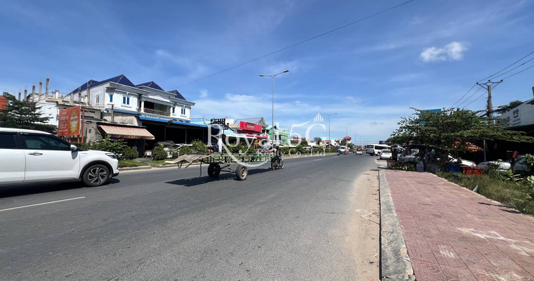 ឃ្លាំងសម្រាប់លក់និងជួលនៅផ្លូវជាតិលេខ3